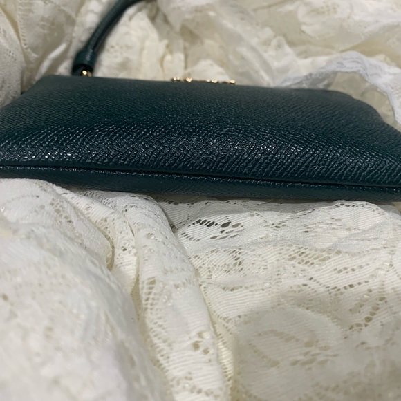 Coach Wristlet with 2 charms- Forest Green -new - Picture 6 of 16